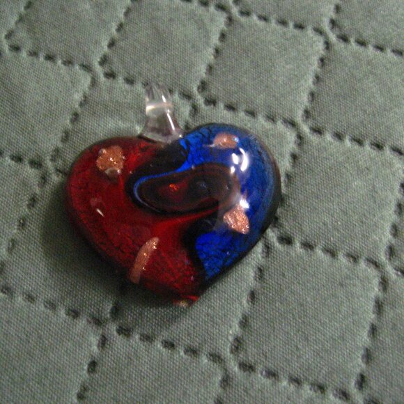 Glass Hand Made Vintage 1980's Beautiful Heart Pendant - Picture 6 of 7